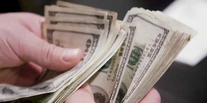 Vì sao cần áp dụng cách đốt vía giải đen cờ bạc?